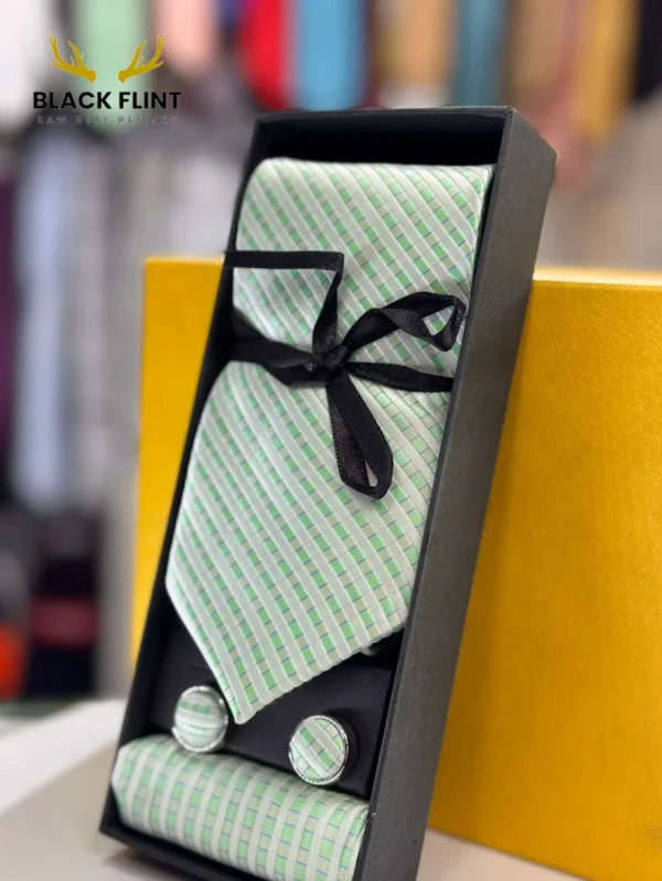 Elegant Designs Tie Gift Set with Matching Cufflinks - Crystal Mint