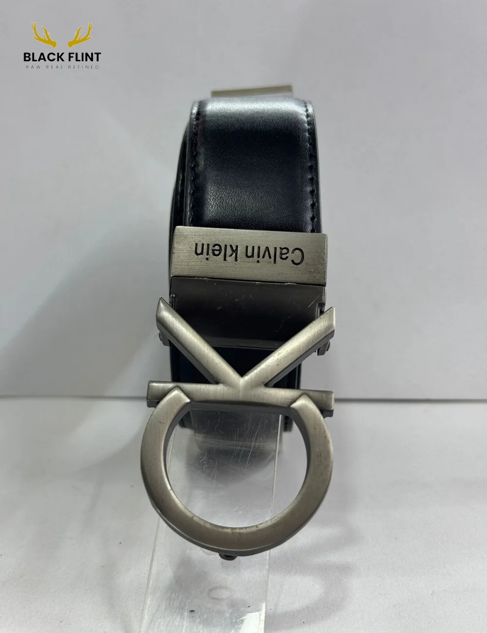 Luxury Black Leather Belt with Signature Buckle - Image 3