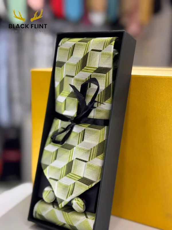 Elegant Designs Tie Gift Set with Matching Cufflinks - Emerald Blocks