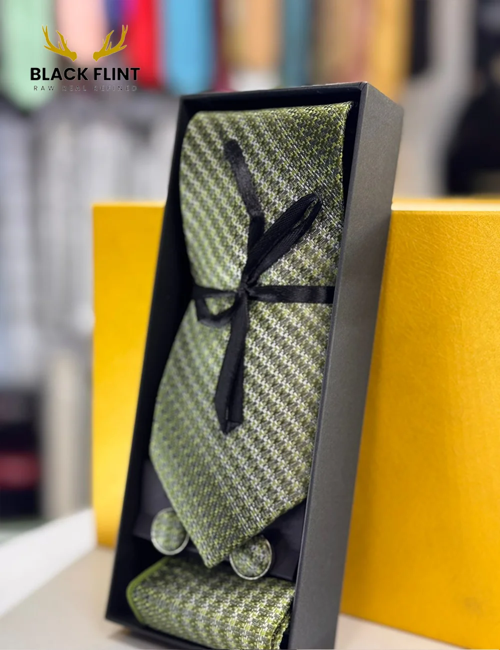 Elegant Designs Tie Gift Set with Matching Cufflinks - Image 3
