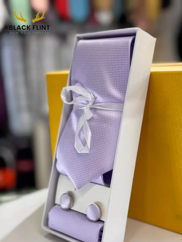 Elegant Tie Gift Set with Matching Cufflinks - Lavender