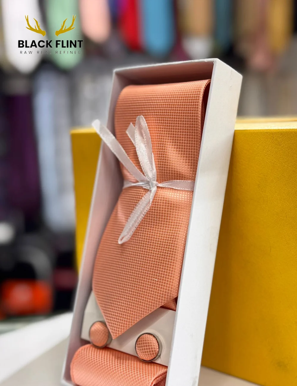 Elegant Tie Gift Set with Matching Cufflinks - Image 12