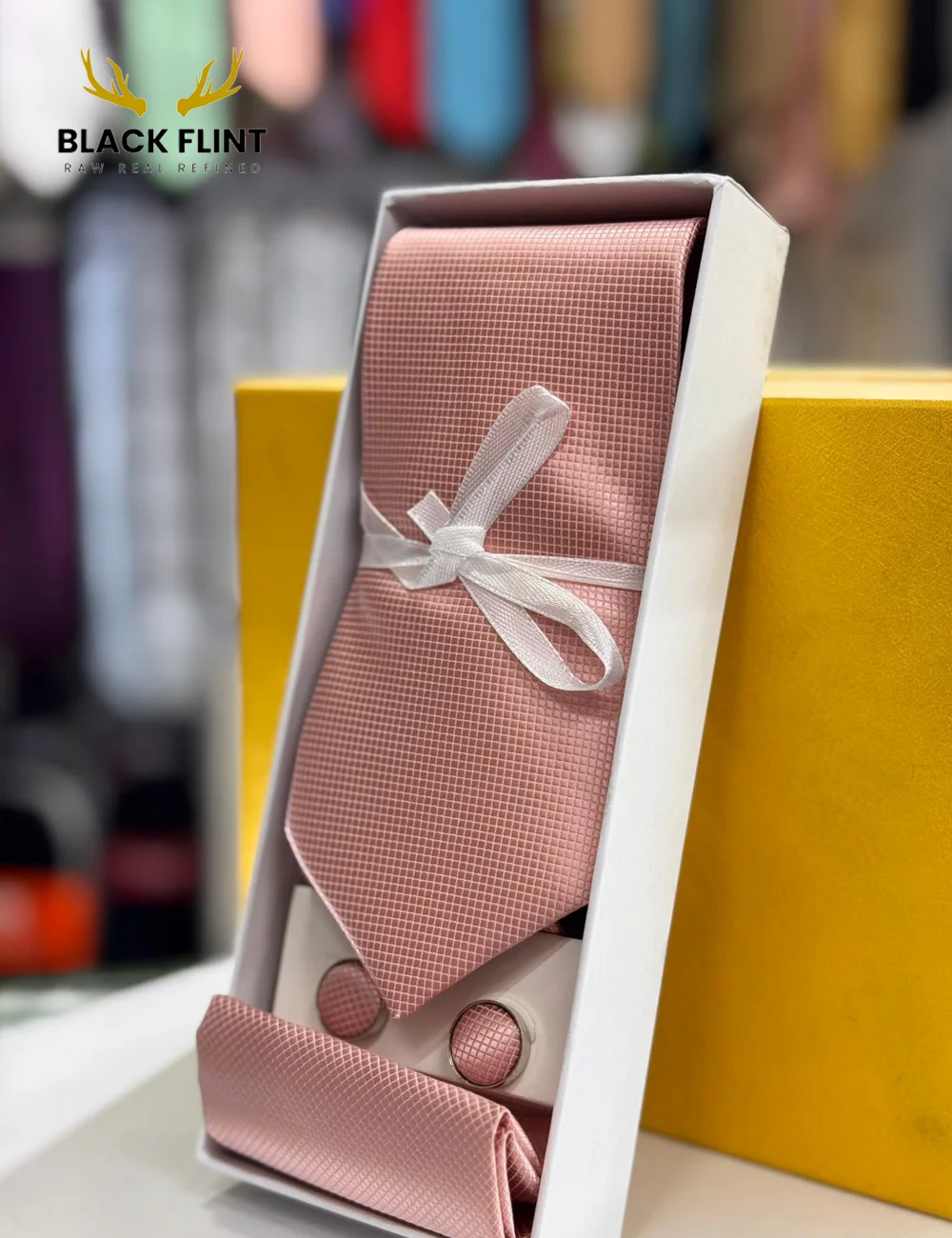 Elegant Tie Gift Set with Matching Cufflinks - Image 11