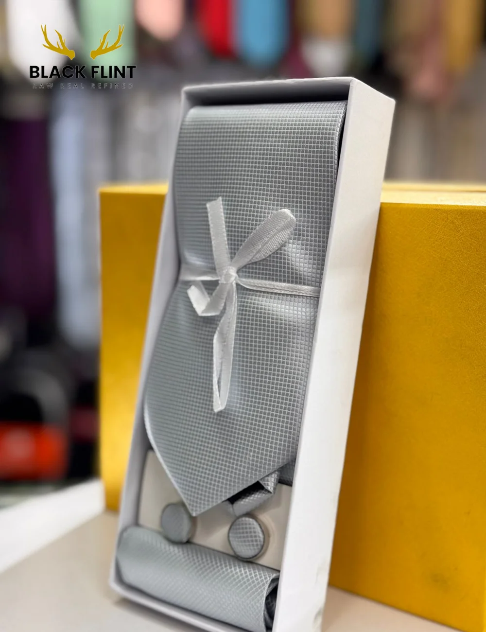 Elegant Tie Gift Set with Matching Cufflinks - Image 15