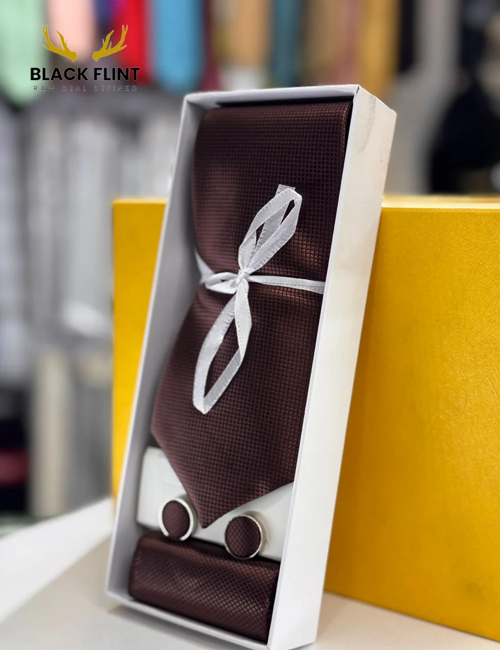 Elegant Tie Gift Set with Matching Cufflinks